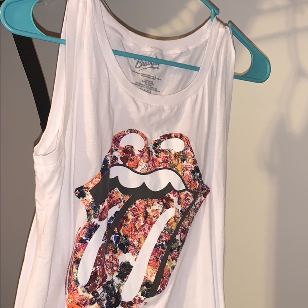 sleeveless shirt !